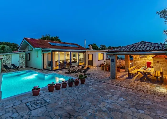 Villa Vrcevan Modernes Haus Mit Pool