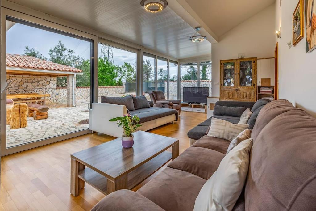 Vrcevan Modernes Haus Mit Pool Villa *